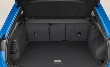 2021 Audi Q3 45 TFSI e Plug-In Hybrid (UK-Spec) Trunk Wallpapers 450x275 (70)
