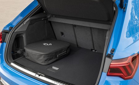 2021 Audi Q3 45 TFSI e Plug-In Hybrid (UK-Spec) Trunk Wallpapers 450x275 (71)