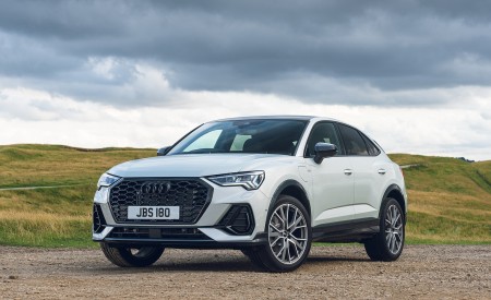 2021 Audi Q3 Sportback 45 TFSI e Plug-In Hybrid (Color: Dew Silver; UK-Spec) Front Three-Quarter Wallpapers 450x275 (27)