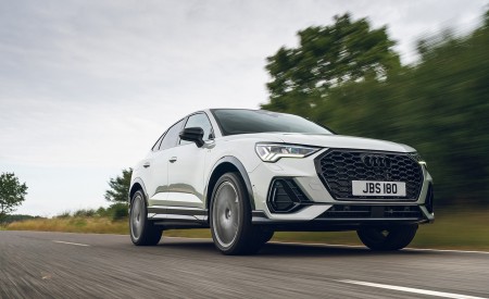 2021 Audi Q3 Sportback 45 TFSI e Plug-In Hybrid (Color: Dew Silver; UK-Spec) Front Wallpapers 450x275 (20)