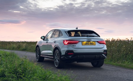 2021 Audi Q3 Sportback 45 TFSI e Plug-In Hybrid (Color: Dew Silver; UK-Spec) Rear Three-Quarter Wallpapers 450x275 (30)