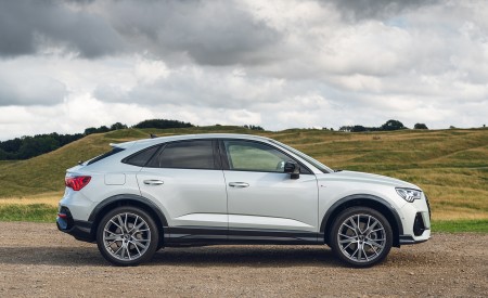 2021 Audi Q3 Sportback 45 TFSI e Plug-In Hybrid (Color: Dew Silver; UK-Spec) Side Wallpapers 450x275 (26)