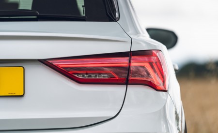 2021 Audi Q3 Sportback 45 TFSI e Plug-In Hybrid (Color: Dew Silver; UK-Spec) Tail Light Wallpapers 450x275 (47)