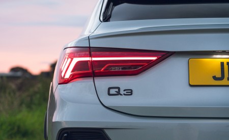 2021 Audi Q3 Sportback 45 TFSI e Plug-In Hybrid (Color: Dew Silver; UK-Spec) Tail Light Wallpapers  450x275 (48)