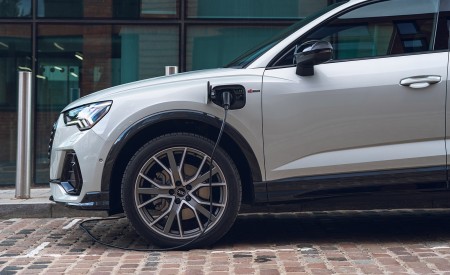 2021 Audi Q3 Sportback 45 TFSI e Plug-In Hybrid (Color: Dew Silver; UK-Spec) Wheel Wallpapers 450x275 (36)