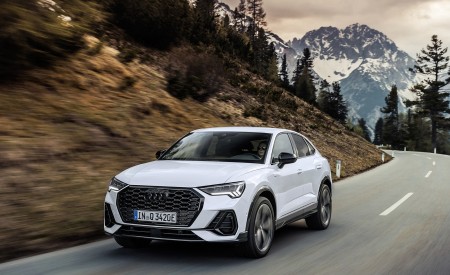 2021 Audi Q3 Sportback TFSI e Plug-In Hybrid (Color: Glacier White) Front Wallpapers 450x275 (85)