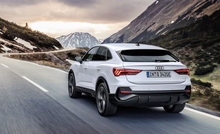 2021 Audi Q3 Sportback TFSI e Plug-In Hybrid (Color: Glacier White) Rear Three-Quarter Wallpapers 450x275 (86)