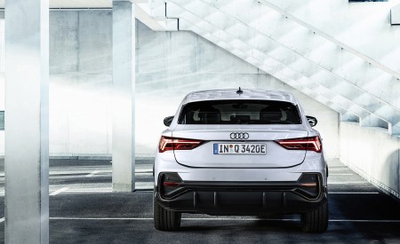 2021 Audi Q3 Sportback TFSI e Plug-In Hybrid (Color: Glacier White) Rear Wallpapers 450x275 (109)