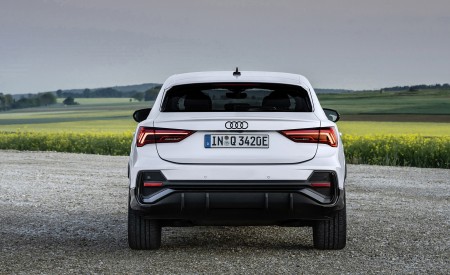 2021 Audi Q3 Sportback TFSI e Plug-In Hybrid (Color: Glacier White) Rear Wallpapers 450x275 (97)