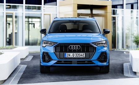 2021 Audi Q3 TFSI e Plug-In Hybrid (Color: Turbo Blue) Front Wallpapers 450x275 (90)