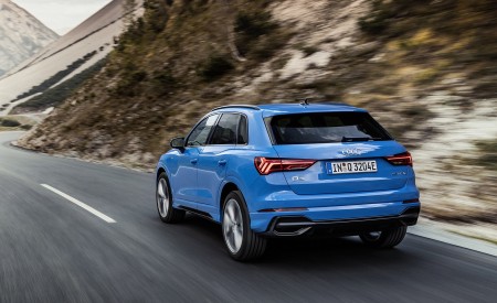 2021 Audi Q3 TFSI e Plug-In Hybrid (Color: Turbo Blue) Rear Three-Quarter Wallpapers 450x275 (76)