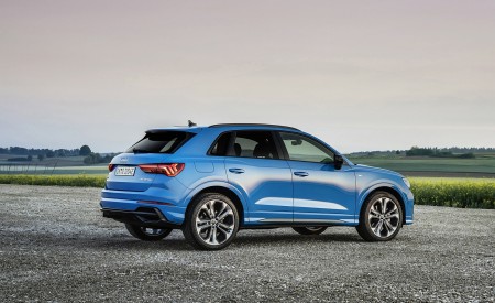 2021 Audi Q3 TFSI e Plug-In Hybrid (Color: Turbo Blue) Rear Three-Quarter Wallpapers 450x275 (83)