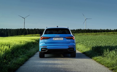 2021 Audi Q3 TFSI e Plug-In Hybrid (Color: Turbo Blue) Rear Wallpapers 450x275 (97)