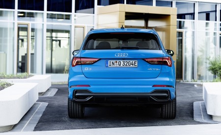 2021 Audi Q3 TFSI e Plug-In Hybrid (Color: Turbo Blue) Rear Wallpapers 450x275 (93)