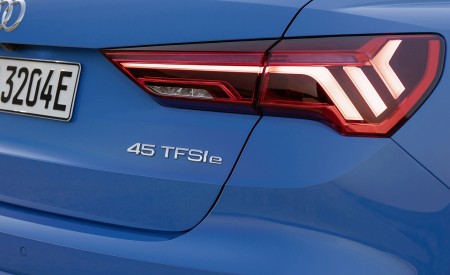 2021 Audi Q3 TFSI e Plug-In Hybrid (Color: Turbo Blue) Tail Light Wallpapers 450x275 (99)