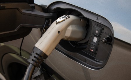2021 Audi Q5 55 TFSI e quattro PHEV (US-Spec) Charging Wallpapers 450x275 (29)
