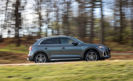 2021 Audi Q5 55 TFSI e quattro PHEV (US-Spec) Side Wallpapers 450x275 (5)