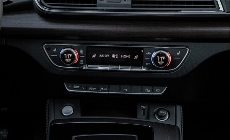 2021 Audi Q5 (US-Spec) Central Console Wallpapers 450x275 (30)