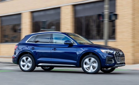 2021 Audi Q5 (US-Spec) Front Three-Quarter Wallpapers 450x275 (14)