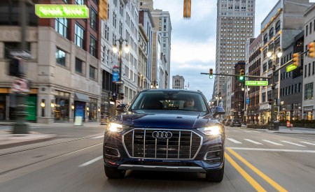 2021 Audi Q5 (US-Spec) Front Wallpapers 450x275 (9)