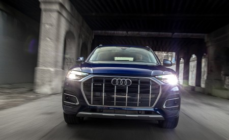 2021 Audi Q5 (US-Spec) Front Wallpapers 450x275 (13)