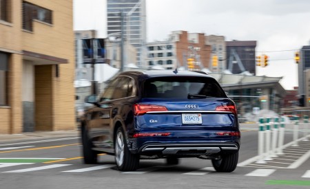 2021 Audi Q5 (US-Spec) Rear Three-Quarter Wallpapers 450x275 (11)