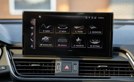 2021 Audi SQ5 (US-Spec) Central Console Wallpapers 450x275 (50)