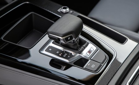 2021 Audi SQ5 (US-Spec) Central Console Wallpapers 450x275 (52)