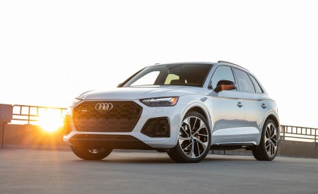 2021 Audi SQ5 (US-Spec) Front Three-Quarter Wallpapers 450x275 (21)