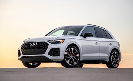 2021 Audi SQ5 (US-Spec) Front Three-Quarter Wallpapers 450x275 (23)