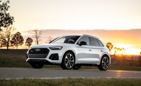 2021 Audi SQ5 (US-Spec) Front Three-Quarter Wallpapers 450x275 (24)