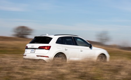 2021 Audi SQ5 (US-Spec) Rear Three-Quarter Wallpapers 450x275 (16)