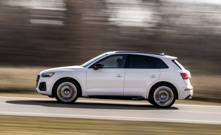 2021 Audi SQ5 (US-Spec) Side Wallpapers 450x275 (19)