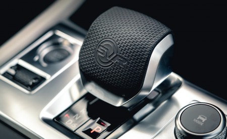 2021 Jaguar F-PACE SVR (Color: Atacama Orange) Central Console Wallpapers 450x275 (83)