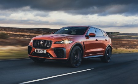 2021 Jaguar F-PACE SVR (Color: Atacama Orange) Front Three-Quarter Wallpapers  450x275 (65)