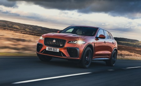 2021 Jaguar F-PACE SVR (Color: Atacama Orange) Front Three-Quarter Wallpapers  450x275 (64)
