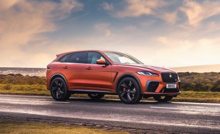 2021 Jaguar F-PACE SVR (Color: Atacama Orange) Front Three-Quarter Wallpapers 450x275 (76)