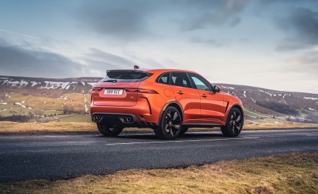 2021 Jaguar F-PACE SVR (Color: Atacama Orange) Rear Three-Quarter Wallpapers 450x275 (77)