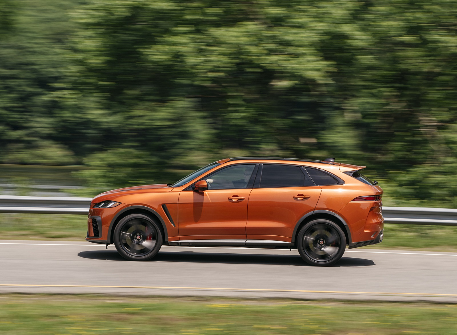 2021 Jaguar F-PACE SVR (Color: Atacama Orange) Side Wallpapers (2)