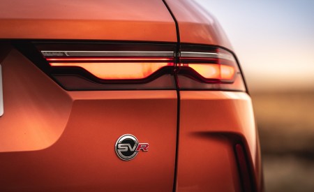 2021 Jaguar F-PACE SVR (Color: Atacama Orange) Tail Light Wallpapers 450x275 (78)