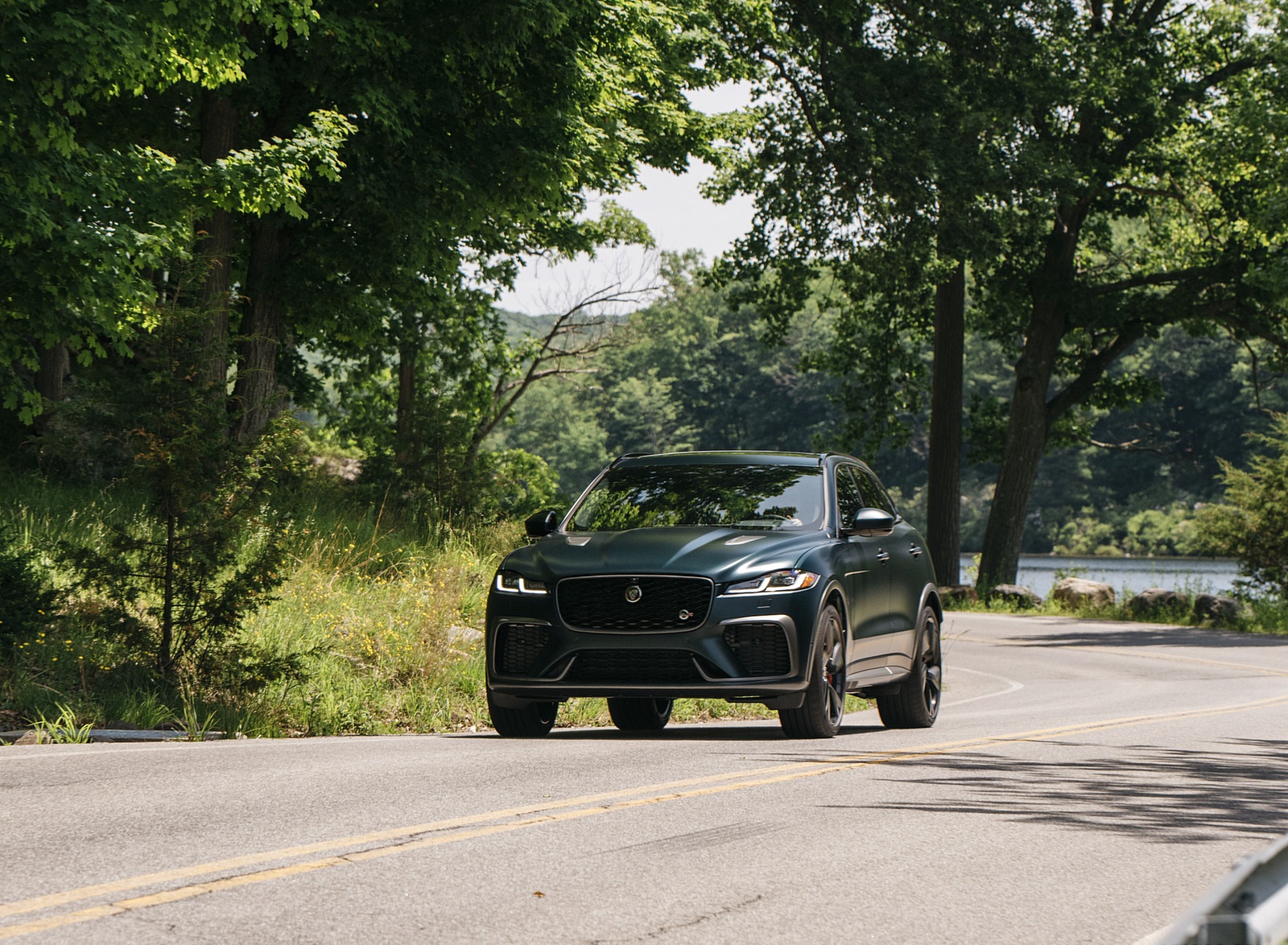 2021 Jaguar F-PACE SVR (Color: British Racing Green) Front Wallpapers (3)