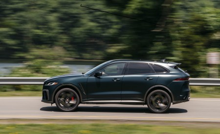 2021 Jaguar F-PACE SVR (Color: British Racing Green) Side Wallpapers 450x275 (4)
