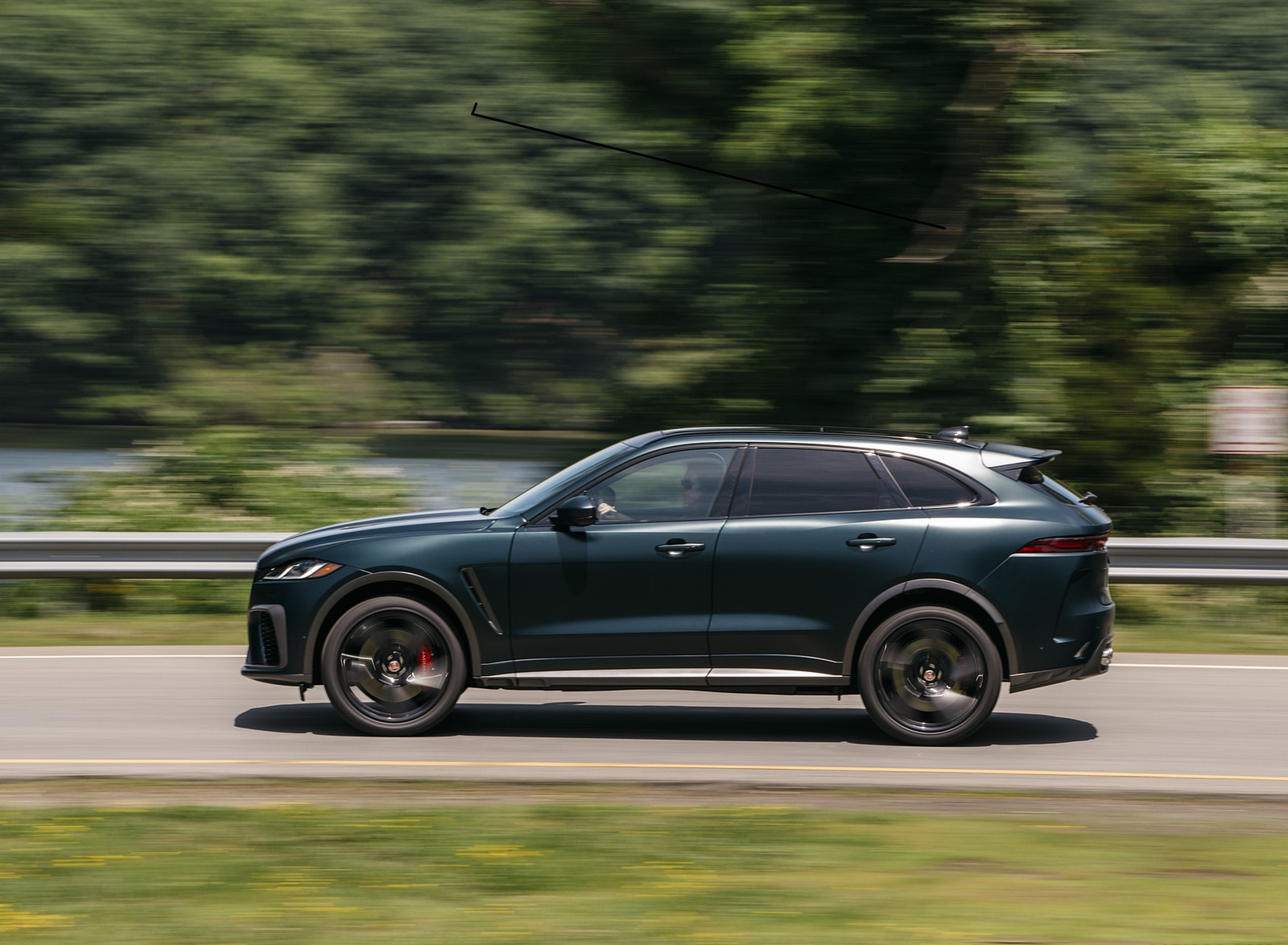 2021 Jaguar F-PACE SVR (Color: British Racing Green) Side Wallpapers (4)