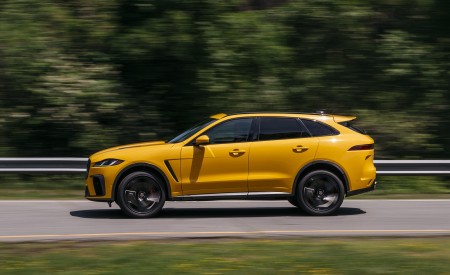 2021 Jaguar F-PACE SVR (Color: Sorrento Yellow) Side Wallpapers 450x275 (12)