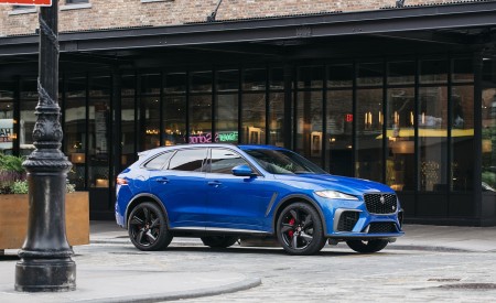 2021 Jaguar F-PACE SVR (Color: Velocity Blue) Front Three-Quarter Wallpapers 450x275 (16)