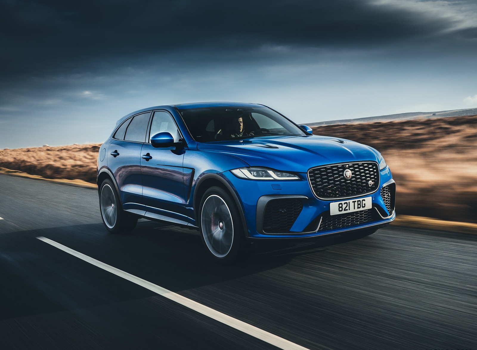 2021 Jaguar F-PACE SVR (Color: Velocity Blue) Front Three-Quarter Wallpapers (7)