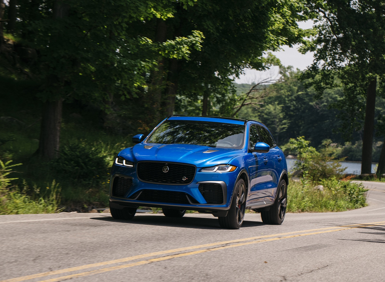 2021 Jaguar F-PACE SVR (Color: Velocity Blue) Front Three-Quarter Wallpapers (14)
