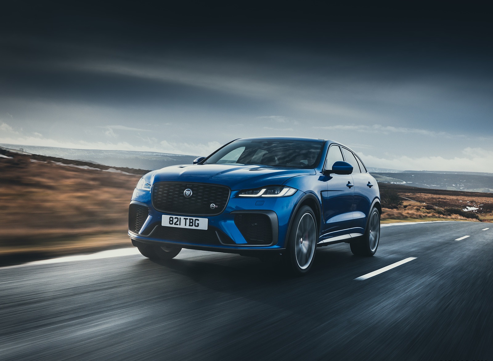2021 Jaguar F-PACE SVR (Color: Velocity Blue) Front Three-Quarter Wallpapers  (3)