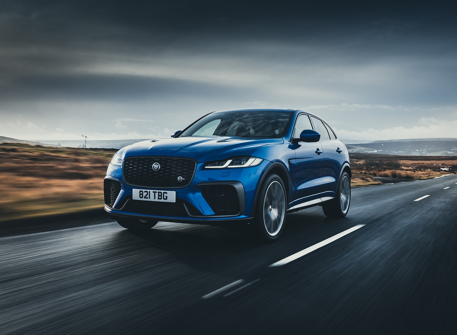 2021 Jaguar F-PACE SVR (Color: Velocity Blue) Front Three-Quarter Wallpapers (4)
