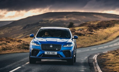 2021 Jaguar F-PACE SVR (Color: Velocity Blue) Front Wallpapers 450x275 (37)